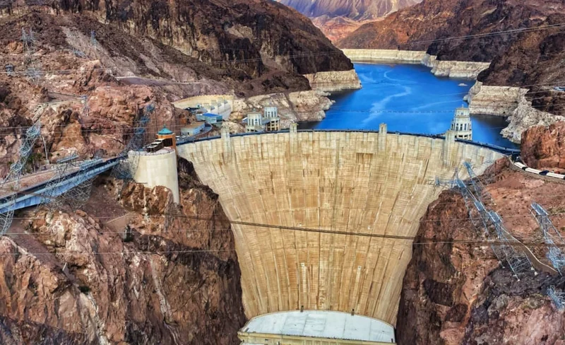 Hoover Dam Walk on Top Tour from Las Vegas
