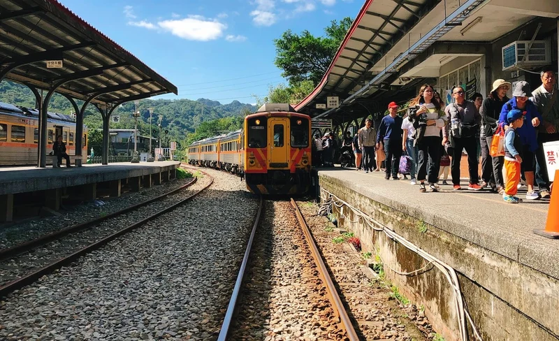 Yehliu, Jiufen & Pingxi Day Tour from Taipei