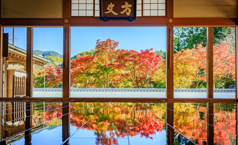 One-day maple viewing tour in Gunma: Hotokuji Temple & Takatsuto Gorge & Ikaho Hot Spring (from Tokyo)