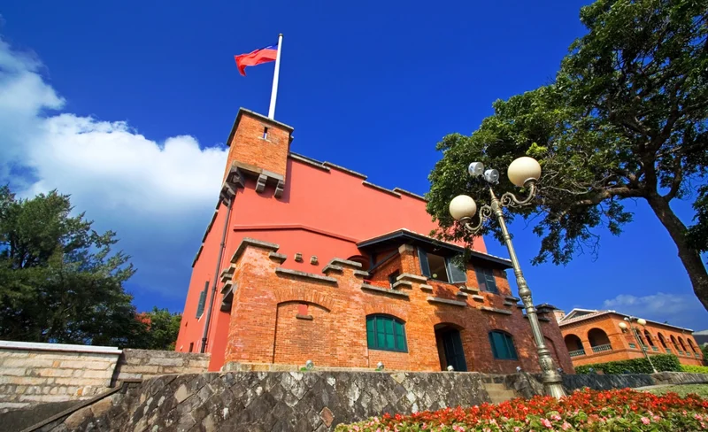 Tamsui Historic Site & Beitou Hot Spring Day Tour from Taipei