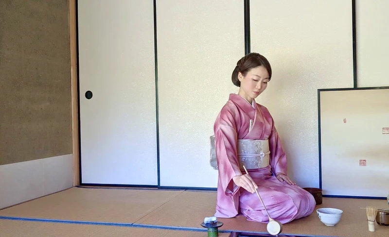Kyoto: Tea Ceremony in a Japanese Painter's Garden