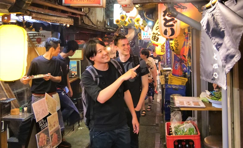 Tokyo Bar Hopping Night Tour in Shinjuku