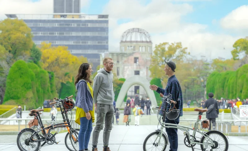 Hiroshima Peace Cycling Tour with Local Guide (2h Course)
