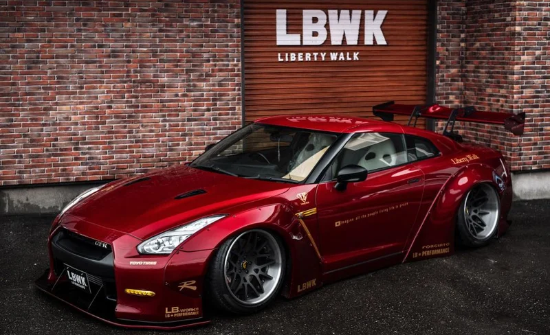 Tokyo & Daikoku Liberty Walk GTR-35 Car Meet Tour