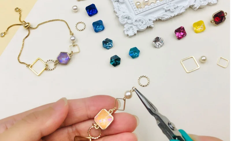Crystal and Pearl Accessories DIY Experience in Taipei