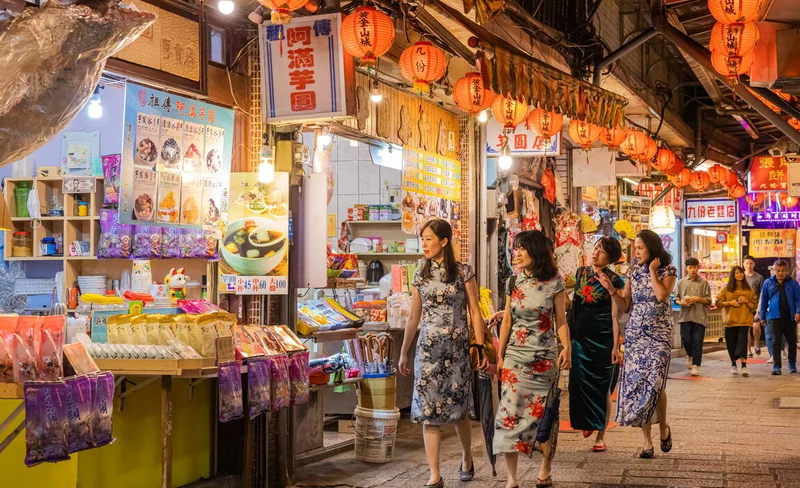 One-day tour to Yehliu/Jiufen Old Street/Shifen Old Street (Cantonese speaking tour guide)