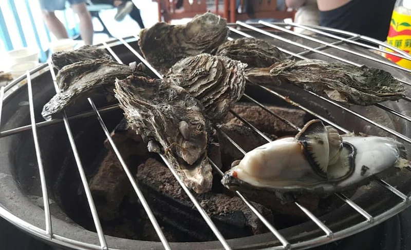Tainan | General Fishing Port Grilled Oyster Experience & All-You-Can-Eat Oysters