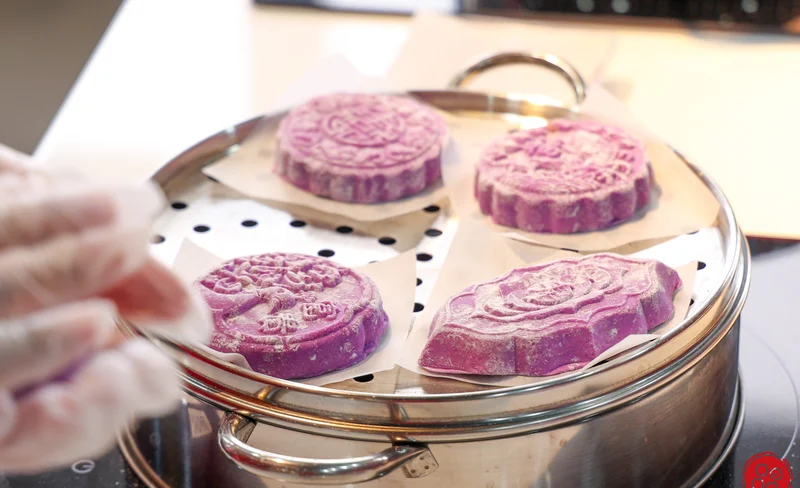 Kinmen: DIY Experience of Ang Ku Kueh