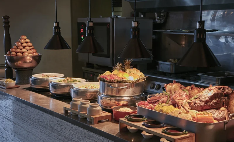 Humble House Taipei, Curio Collection by Hilton-LA FARFALLA-Taipei 101-buffet