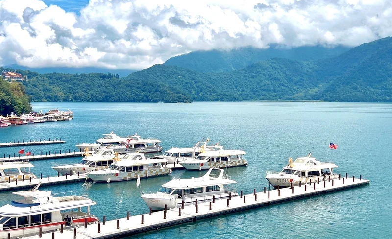 Nantou: Sun Moon Lake One-Day Tour (Departing from Ximending, Taipei)