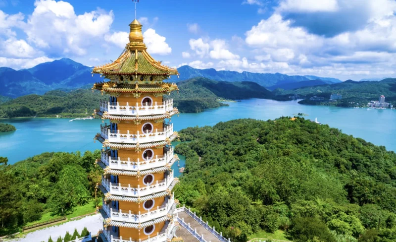 Nantou: Private Day Tour to Sun Moon Lake from Taipei