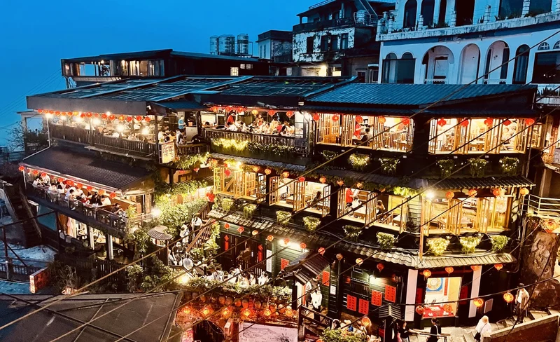 Night Jiufen/Jiufen Old Street/Gold Museum/Gullfoss Waterfall/Times Mountain One Day Tour