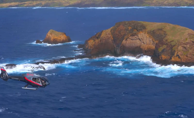 Molokai Voyage Helicopter Tour in Molokai and Maui
