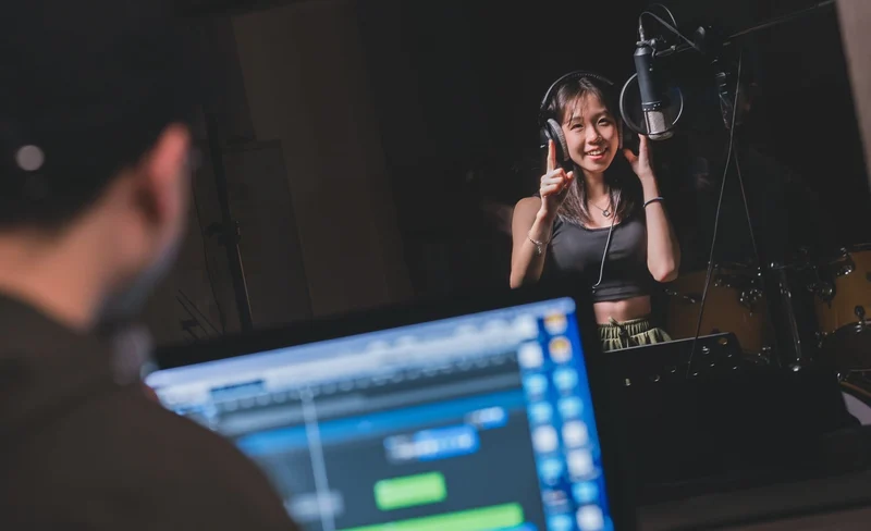 Taipei: Singer recording experience, cover recording, exclusive personal MV experience