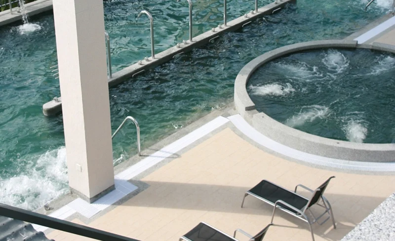 Taichung: Sunshine Hot Spring Resort - Outdoor SPA public pool and honeymoon hot spring house