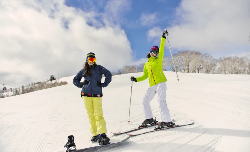 Rusutsu Ski Resort - New Chitose Airport - Sapporo Shuttle Bus