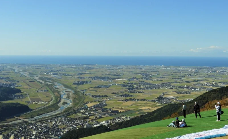 From Kanazawa: Temples, Panoramic Views, and Butterflies in Tsurugi