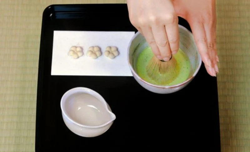 Traditional Tea Ceremony Experience in Osaka