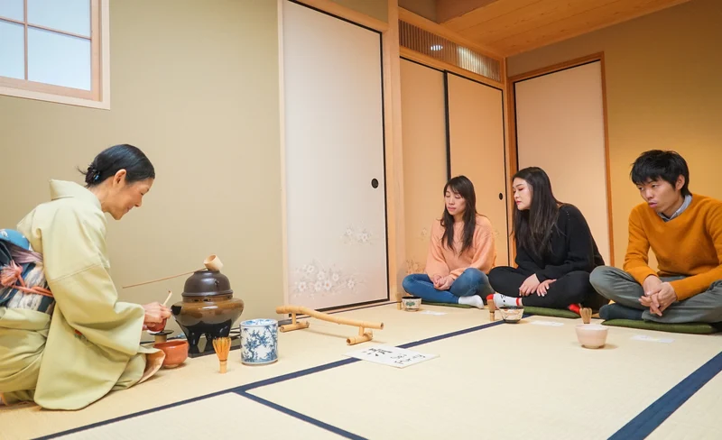 Kyoto Tea Ceremony & Kiyomizu-dera Temple Walking Tour