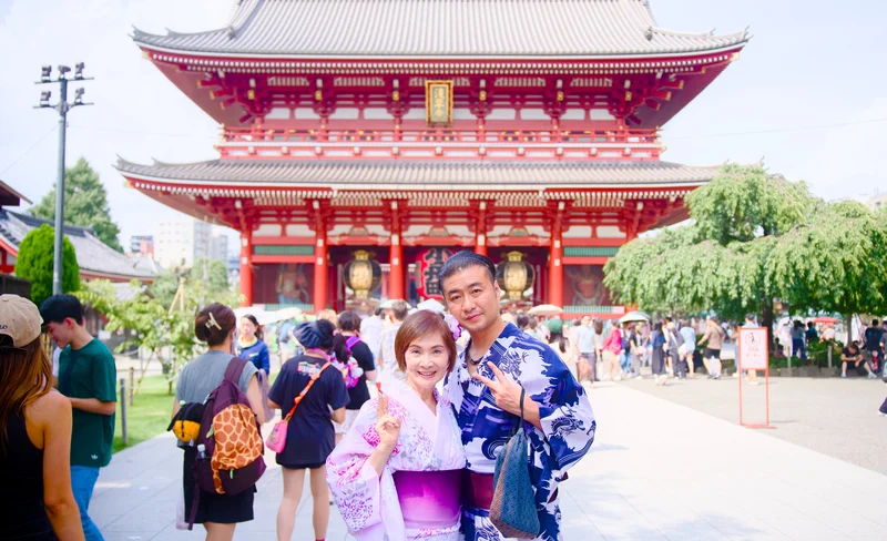 Tokyo City, Asakusa Kimono & Food Half Day Tour with Photographer
