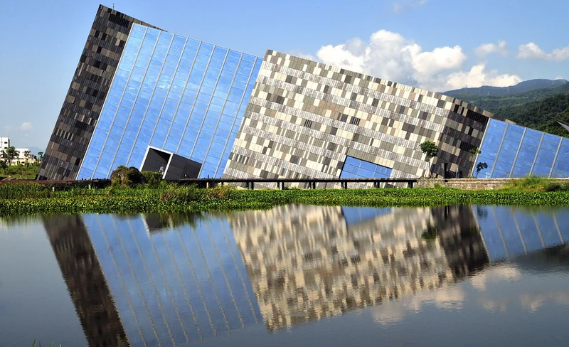 Yilan National Center for Traditional Arts and Kavalan Whisky Distillery Day Tour from Taipei