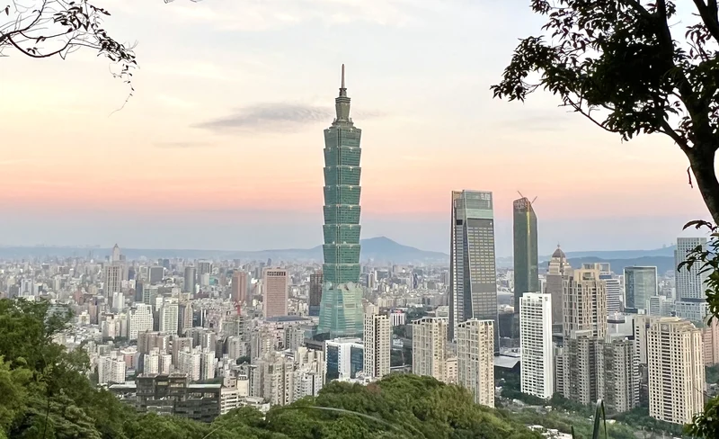 Taipei: CKS & Taipei 101 or National Palace Museum & Longshan Temple