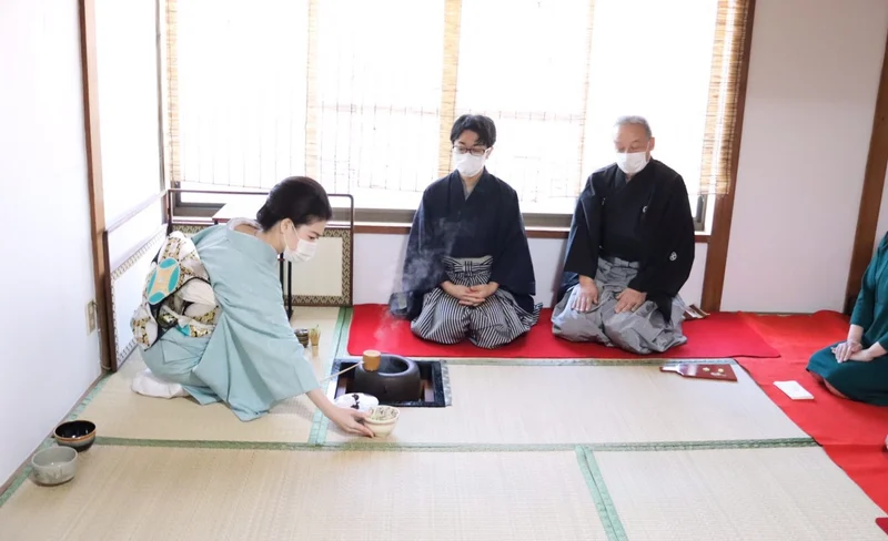 Experience an authentic tea ceremony at a tea ceremony class (Osaka)