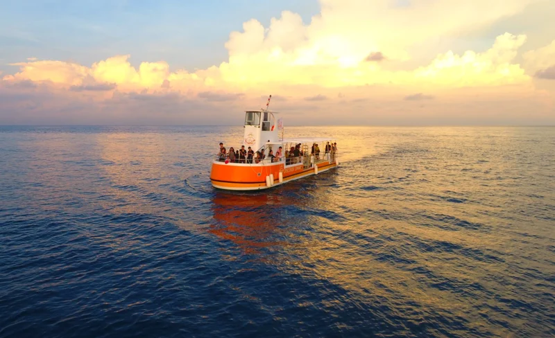 Xiaoliuqiu Sunset Semi-Submarine Experience in Pingtung