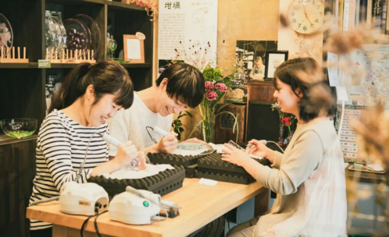 Original Glass Making Experience in Tokyo