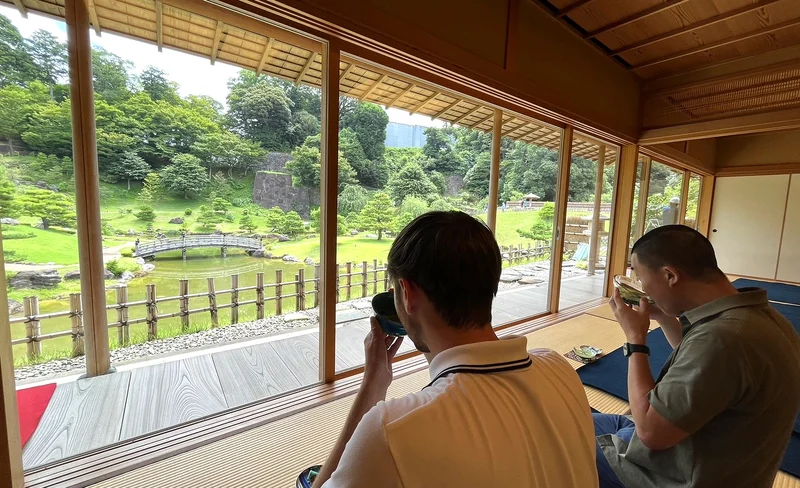 Kanazawa City, Nagamachi, Gyokusen-en, & Higashi Chaya District Tour
