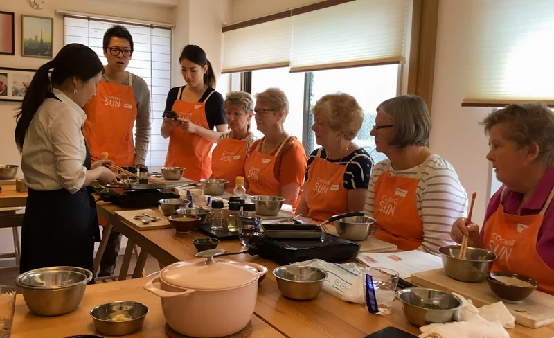 3 Hours Sushi Making Experience in Tokyo