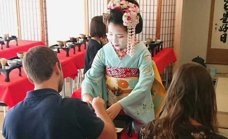Tea Ceremony, Dance and Game with Japanese Maiko