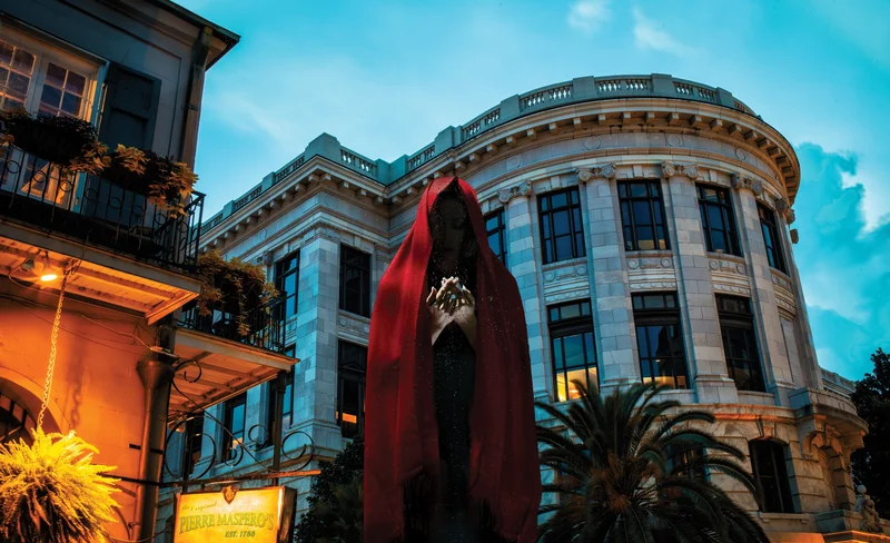 Ghost and Spirits Haunted Walking Tour in New Orleans