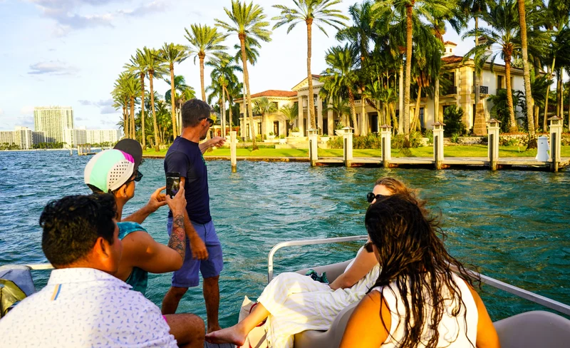 Celebrity Mansion Boat Tour in Miami