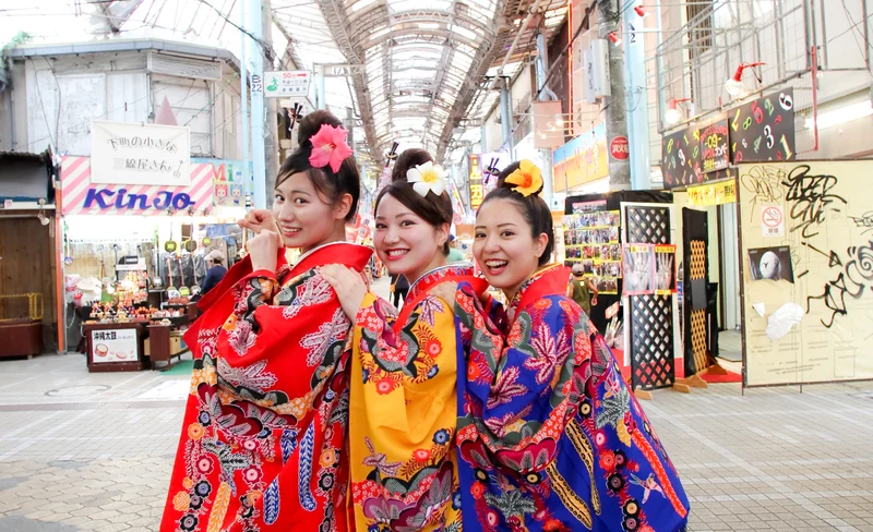 Okinawa Traditional Ryukyu Wearing & Photography Experience in Naha