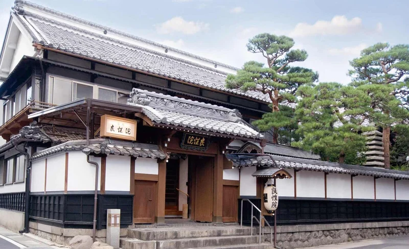 Zenkoji Experience Tour with Overnight 'Shukubo' Temple Lodging Stay