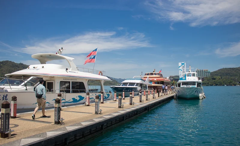 Sun Moon Lake chartered one-day tour: Sun Moon Lake & Shuishe Pier & Xiangshan Visitor Center (departing from Taichung)