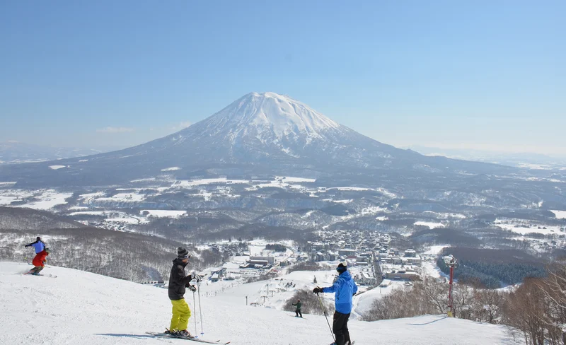 Niseko Grand Hirafu Ski Resort Lift Ticket (6 hours) + Round Trip Bus Ticket [Departure/Arrival from Sapporo]