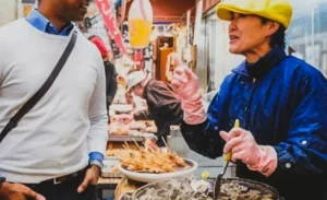 Kuromon Market Tour in Osaka (1.5 Hours)