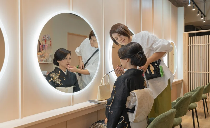 Kimono rental experience in Gion, Kyoto (provided by Kyoto／レンタル物first)