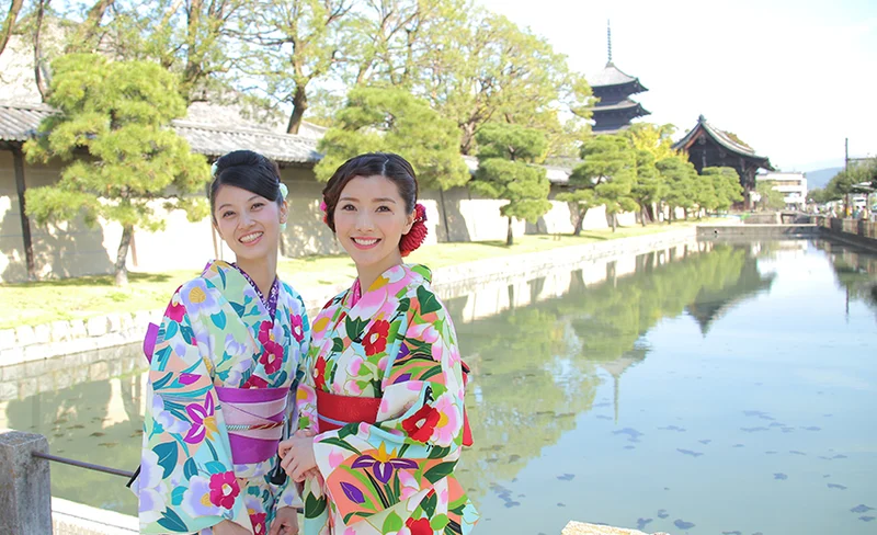 Kimono Experience in Kyoto by Shikisakura