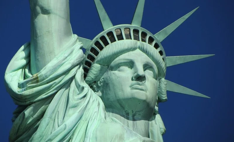 Visit The Statue of Liberty & 3h Manhattan Walking Tour