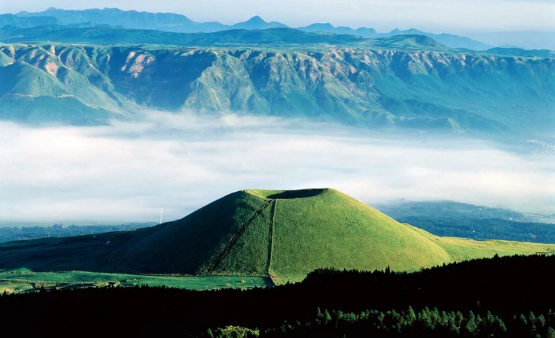 Kamishikomi Kumano Shrine, Mt. Aso, and Kurokawa Onsen Day Tour