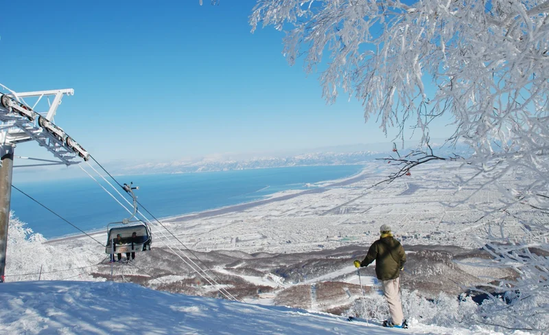 Sapporo Teine Ski Resort with Bus and Lift Ticket