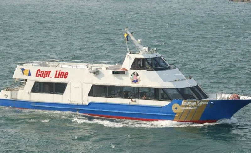 Osaka Aquarium Kaiyukan - Universal Studios Japan shuttle ferry by Captain Line