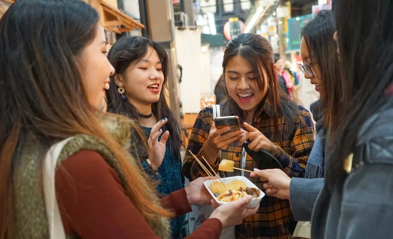 Kuromon Market Half Day Food Walking Tour in Osaka