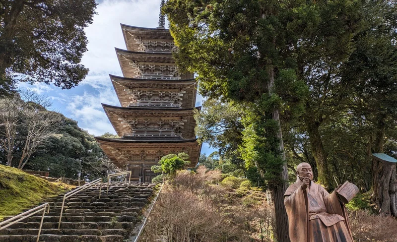 From Kanazawa: Relaxing Beaches, Temples and Aliens in Hakui City