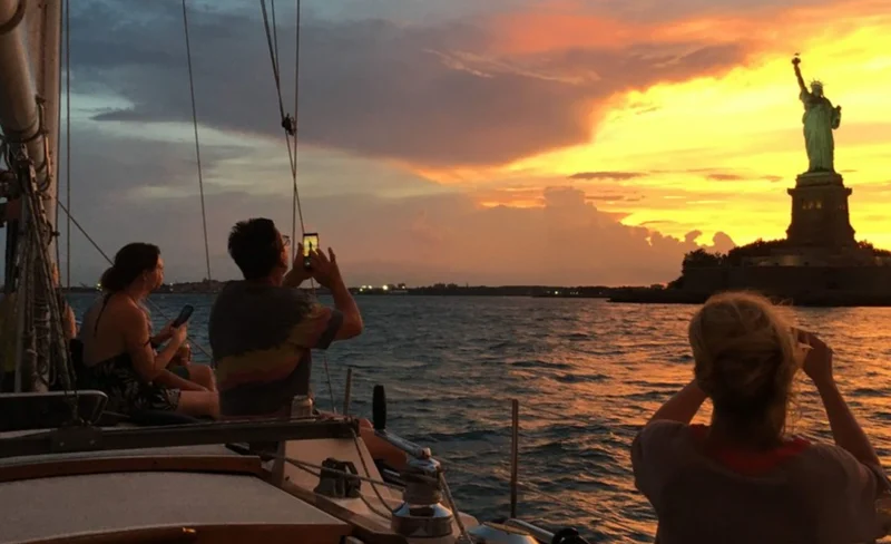 Sightseeing Sail Experience with Brooklyn Sail in New York