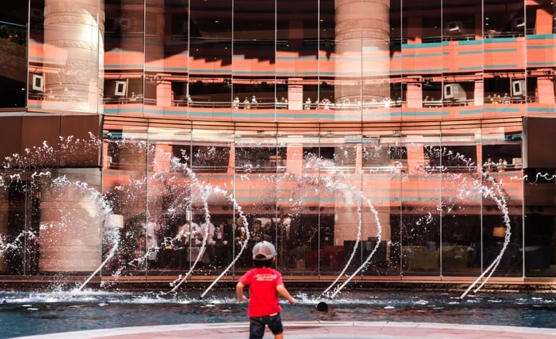 Full Family Walking Tour in Fukuoka with Local Guide