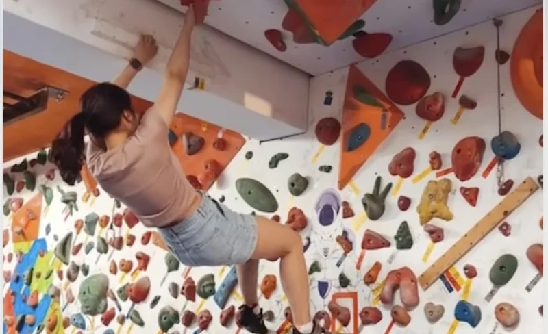 Taipei: Children's Rock Climbing/Bouldering Experience - Planet Fitness Classroom